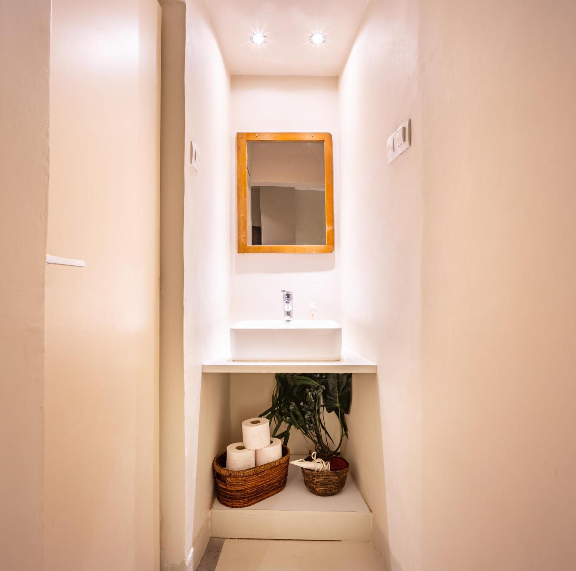 Filopappou Decent Apartment Athens Exterior photo